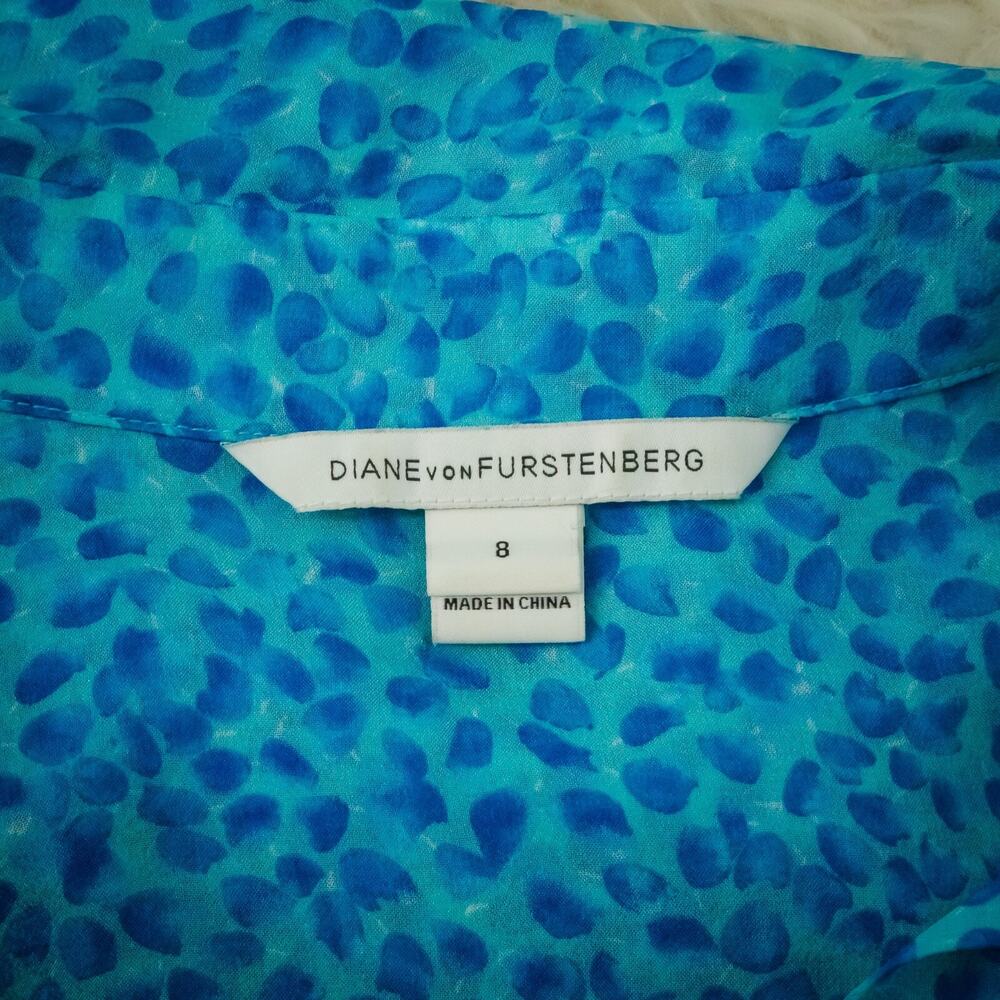 Diane Von Furstenberg Size 8 Blue Print Lorelei Two Collared Button Front Down T - Picture 4 of 9